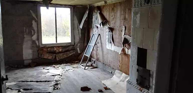 Why Selling a Distressed House Through Traditional Methods Fails in Jacksonville